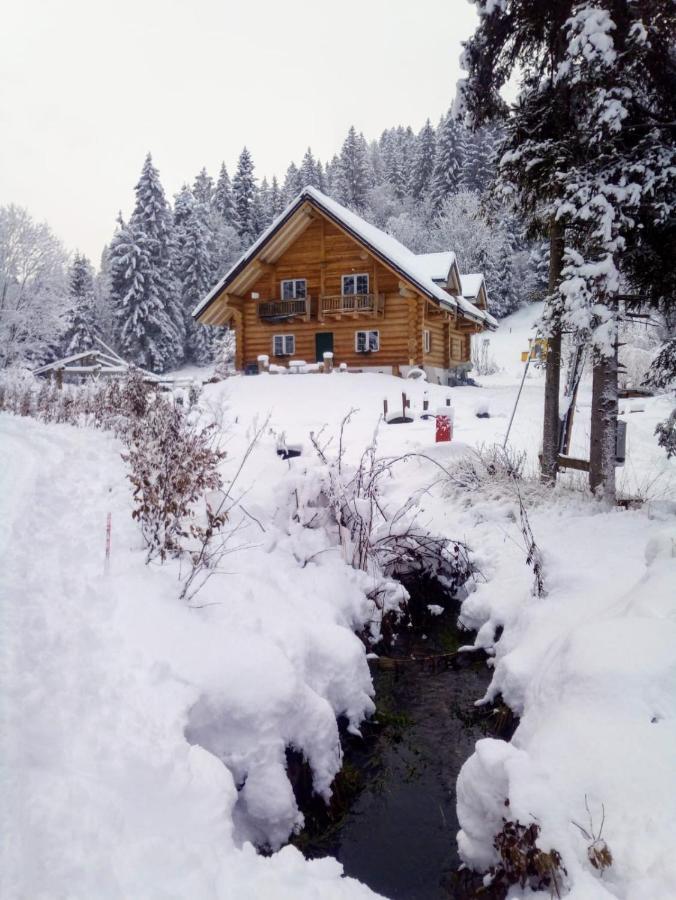 Bed and Breakfast Chalet Le Dorf Нёч Экстерьер фото