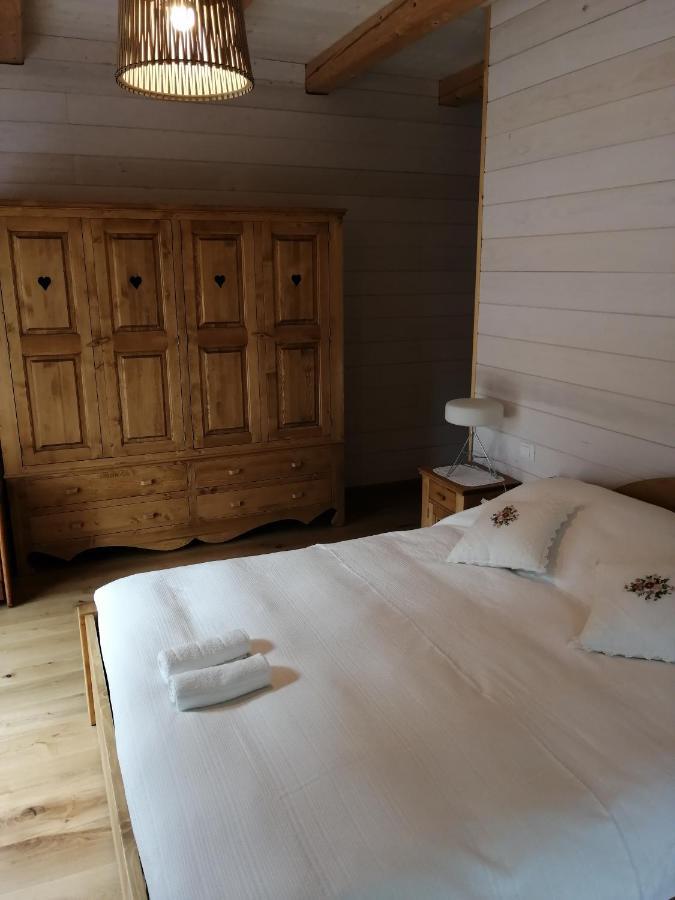 Bed and Breakfast Chalet Le Dorf Нёч Экстерьер фото