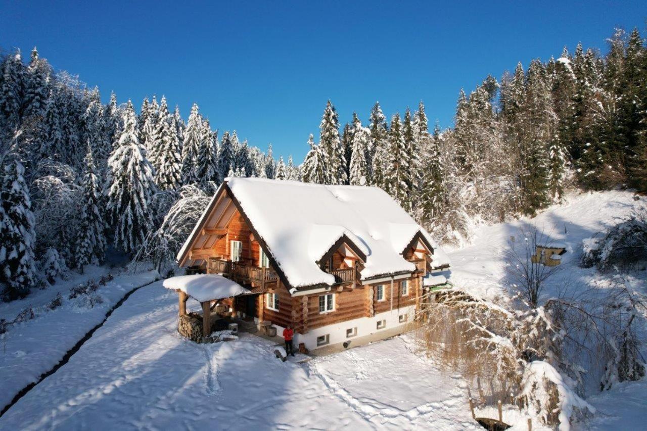 Bed and Breakfast Chalet Le Dorf Нёч Экстерьер фото